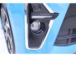 フォグランプ付きで、霧の時にヘッドライトだけでは見えにくい路肩やセンターラインの視認性が向上し安心です