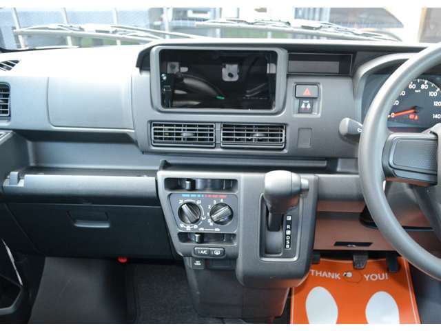 車のことがわからなくても大丈夫！専門知識と誠意ある対応で、お客様にとってわかりやすく、安心できる接客を徹底しています。