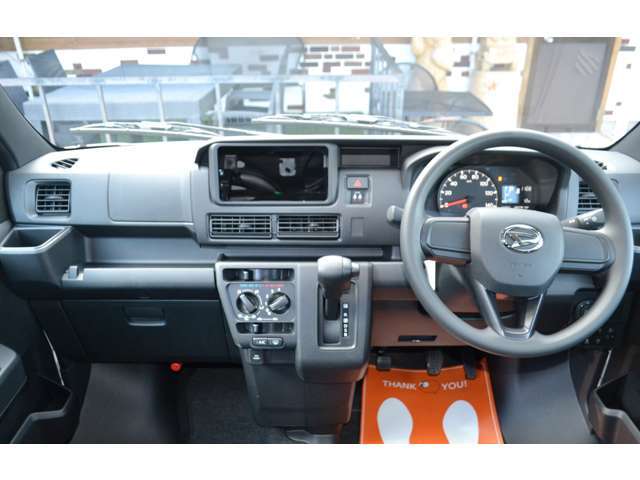 「話しやすい」「相談しやすい」と評判の接客対応！車選びがもっと楽しくなるお手伝いを、スタッフ一同心がけています。