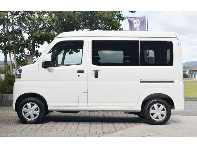 陸運局認定の整備工場を完備、日頃のメンテンスのご相談も国家整備資格を持った整備士や知識豊富な専門スタッフがお話させていただきます。