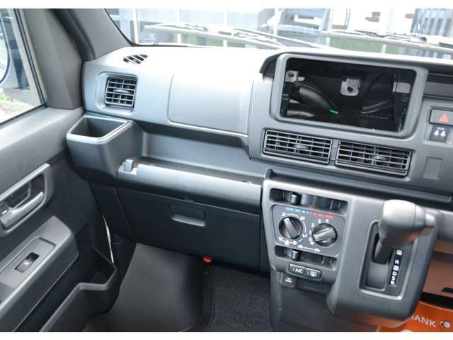 クルマ選びだけじゃない！下取り・美装・アフターまでトータルでお客様をサポートします。