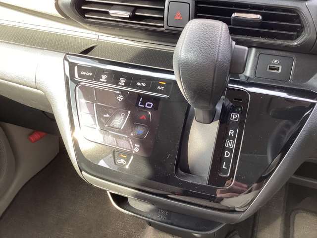 乗り換えてもすぐになじむオートマのシフトレバー！