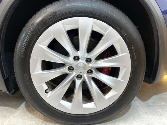 20インチホイール装着車両！