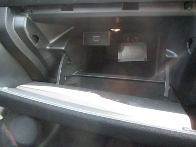 収納が充実しているので、車内をすっきりきれいに保てます。