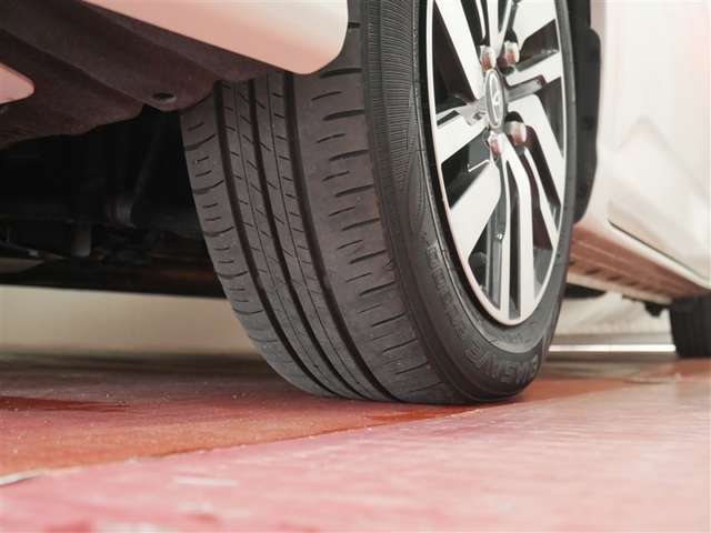 タイヤ溝の状況です