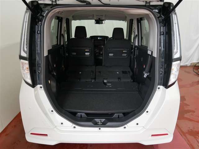 水平に倒すことができますので、大きな荷物もラクラク積めます！！