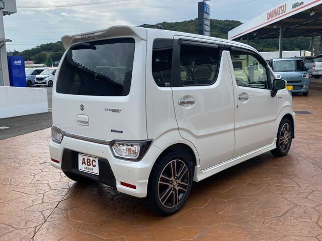 併設の中国運輸局指定民間車検工場にて、車検はもちろん、点検、修理、カーエステ、鈑金塗装など、カーライフをトータルサポート致します。