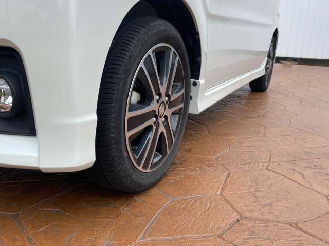 全国納車可能です。地域によっては陸送費がかかりますのでお問い合わせください。