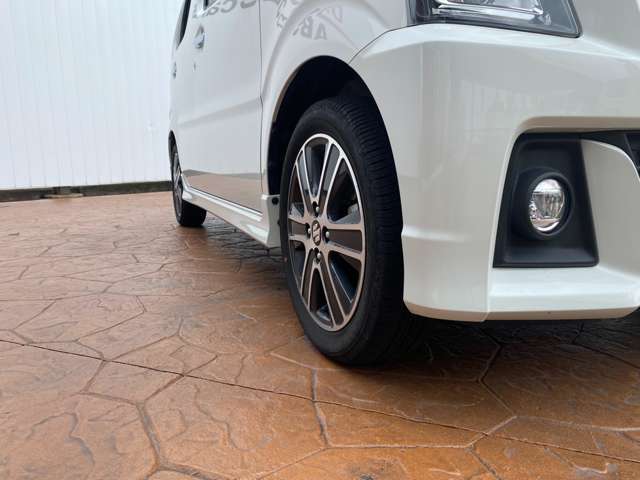 【保険取扱代理店】自動車任意保険も当店にお任せください。市内にある3店舗には保険コンシェルジュが常駐しております。万が一の事故や故障で動かなくなっても2台の車両積載車がございますのでご安心ください。