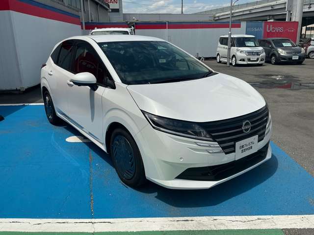 走行車線を逸脱しそうな場合、メーター内ディスプレイへの警告表示と、ブザーで注意喚起してくれる！！LDW（車線逸脱警報）が付いてます。
