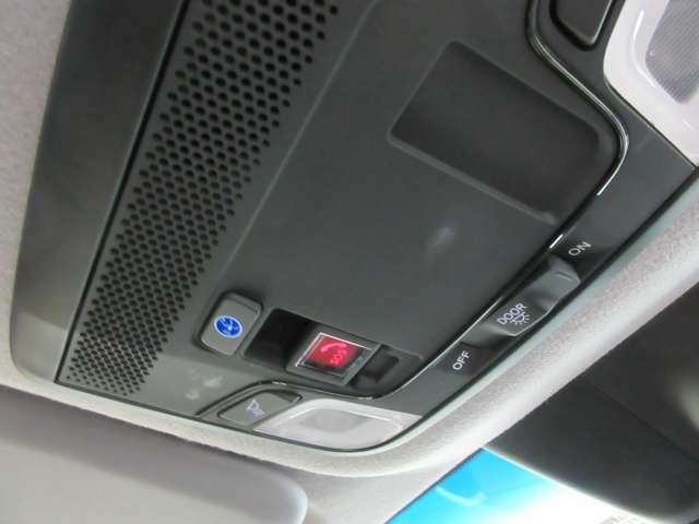 Honda Total Care プレミアムにご加入頂くとボタン一つでオペレーターに繋げることが出来とてもご安心できますね。