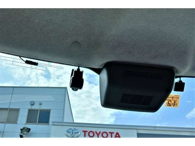 安心のドライブレコーダー付。映像・音声などを記録する自動車用の車載装置です。事故の際にしっかり記録します！