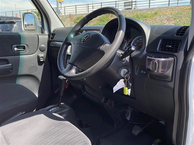 気になる車はすぐにお問い合わせください！画面右側の0066から始まる無料ダイヤルからお問い合わせ下さい！専門スタッフがお車のご質問にお答えいたします！