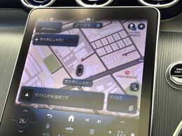 ●純正ナビ:一体感のあるナビは、高級感ある車内を演出してくれます。オーディオ機能も充実しておりますので、運転もより楽しめます♪