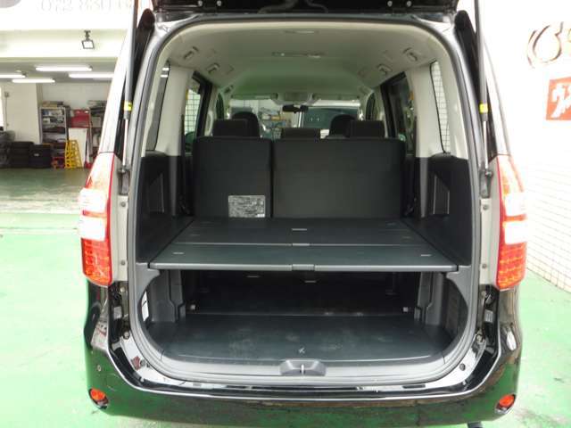 人気のノアYY！入庫しました！SDナビ！フルセグTV！ETC！両側スライド！バックカメラ！HID！是非この機会に！