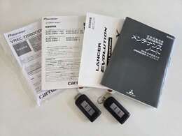 もちろん書類関連も全て揃っております。大切に乗っておられた証です。【スマートキー2個】