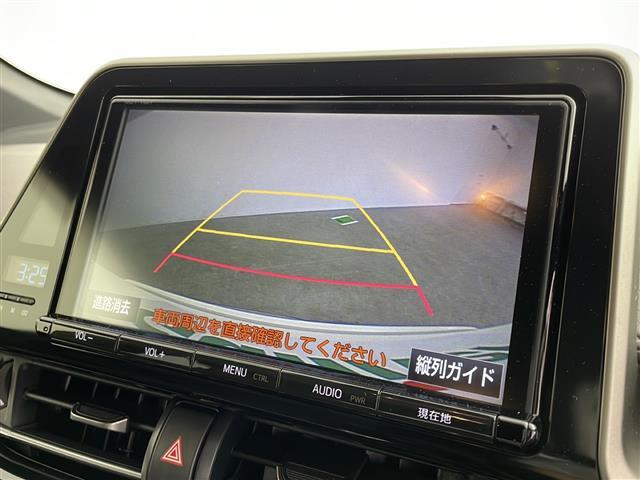 【バックモニター】後ろのカメラの映像がモニターに映し出されるので、後方の見えない死角や、障害物との距離感などもしっかり安全確認することができます！