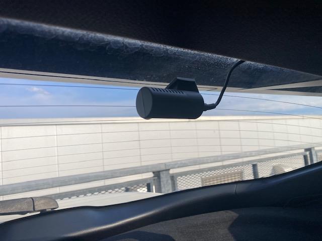 【リアドライブレコーダー】映像・音声などの運転中の記録を残します。事故などを起こした起こされた時の証拠になりえますので、もしも時でも安心ですね。