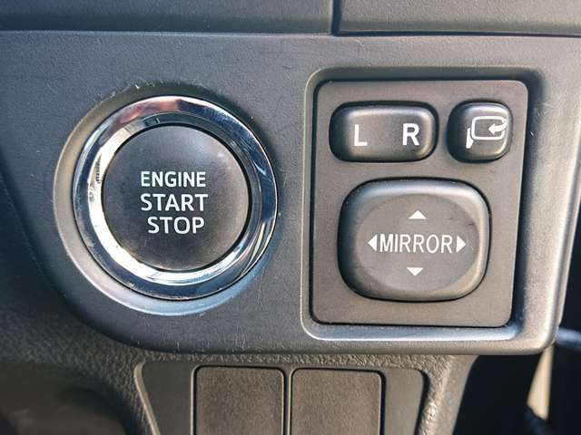 キーを差し込まなくてもエンジンの始動・停止ができます。