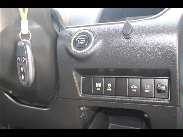 安全装備は運転席右側にご用意しています