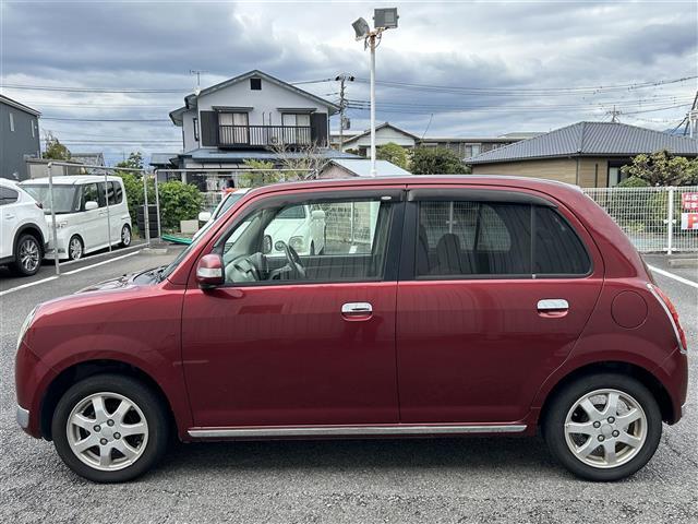 気になる車はすぐにお問い合わせください！画面右側の0066から始まる無料ダイヤルからお問い合わせ下さい！専門スタッフがお車のご質問にお答えいたします！