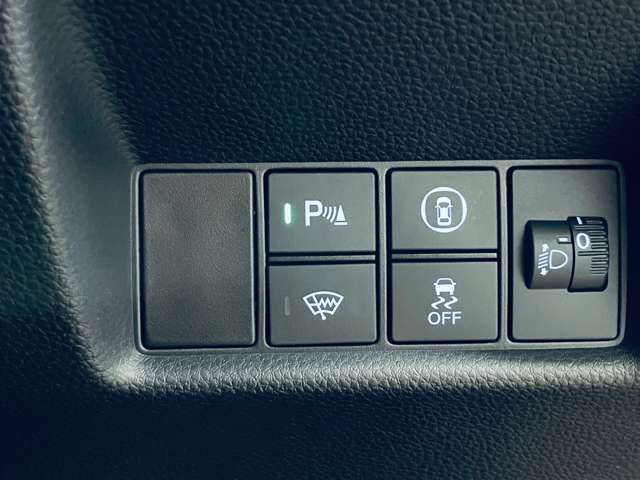 「障害物センサー」　車にぶつかりそうなものがあると知らせてくれます！