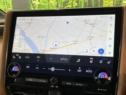 【14インチディスプレイオーディオ】画面内にオーディオ操作はもちろん、空調の調整機能なども盛り込んだ多機能なディスプレイオーディオです！スマートフォン連携はもちろん、車載ナビもお使いいただけます♪
