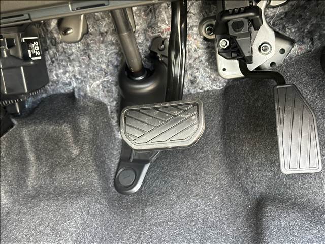 写真で見るよりも現車を　現車をみると写真で見ていたイメージとは少し違う部分もございます。また写真ではわからなかった車の魅力にも気づくことができるので、ぜひご来店ください！