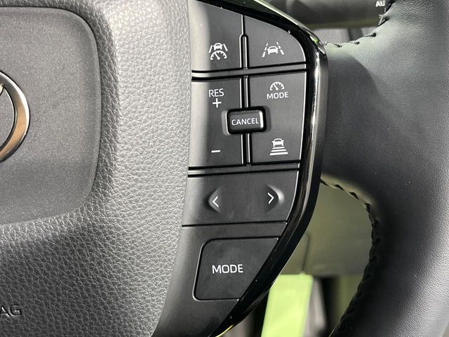 【レーダークルーズコントロール】高速道路での長距離走行が楽に！！自動で速度を保つクルーズコントロールが、衝突軽減システムと連携し、前方の車両を感知して車間を保つように速度調節してくれます！！