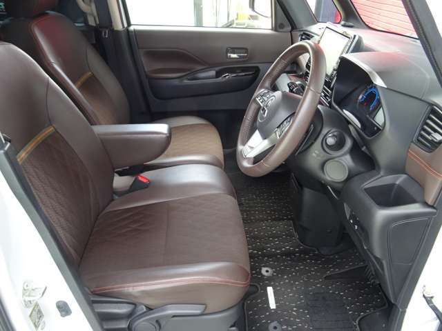 使用頻度が高いからこそ気になるポイントの一つです。きれいな状態で目立つキズや汚れはありません。