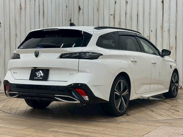 自動車と一緒に任意保険もご相談下さい。専任スタッフがお車に合った内容をご提案させていただきます。