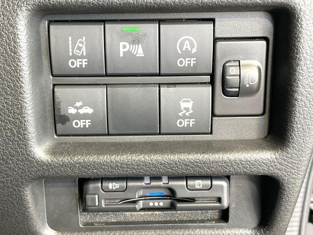 【コーナーセンサー】バンパーに付いたセンサーが障害物を検知！一定の距離に近づくとアラートで教えてくれます♪狭い駐車スペースや車庫入れ時も安心ですね☆