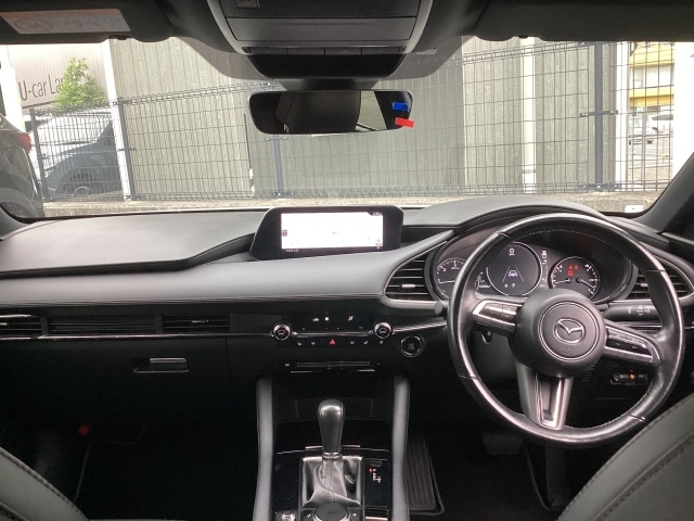 細部まで作り込まれた造形美！毎日でも運転して『人馬一体』を楽しみたくなります。是非、クルマに触れてその質感を味わってください。