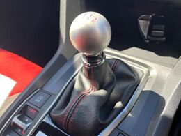 【フロア6速MT】走りの6速MT！！スポーティーな走行をお楽しみいただけます♪