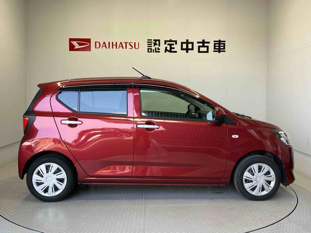 車両右側面からの写真になります。車をご覧になりたい時はお気軽に最寄りの店舗へご相談下さい。