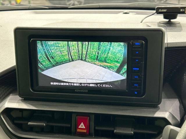 【バックカメラ】駐車時に後方がリアルタイム映像で確認できます。大型商業施設や立体駐車場での駐車時や、夜間のバック時に大活躍！運転スキルに関わらず、今や必須となった装備のひとつです！