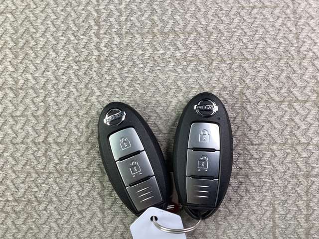 インテリジェントキー2個ついてます。
