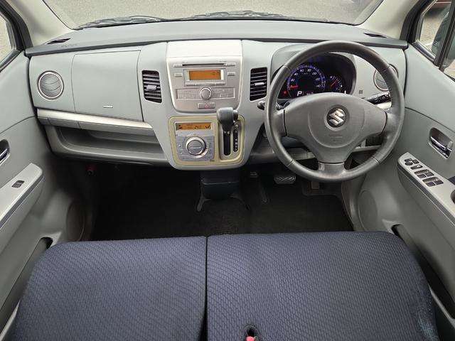 運転しやすいインパネ周りです。見やすいレイアウトで快適なドライブをサポート☆