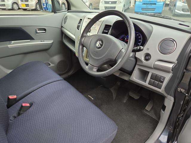 【スマートキー】キーを連帯しているだけで、エンジンの始動が可能。プッシュスタートですので、エンジンの始動もカンタン☆