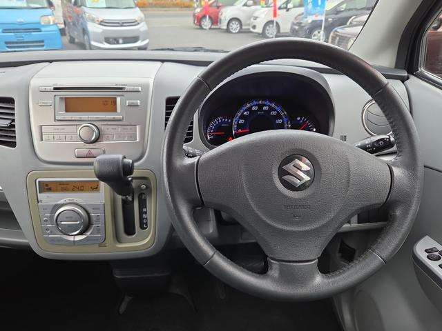 【パワーステアリング】基本装備の1つでハンドルを軽い力で操作可能☆特に低速時や駐車時にハンドルが軽くなり、運転の負担が軽減されます。