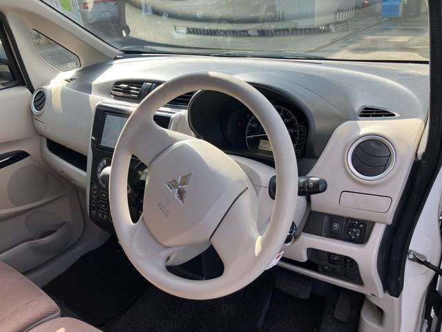 静岡インター道沿いの店舗になります。常時10台以上を展示しております、三菱車以外のお車もお取り扱いがあります。是非お気軽にお越しください。