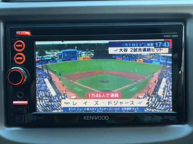 テレビを視聴することが出来ますので、遠出する際に同乗者も退屈することなくお乗り頂けます♪お子様がいらっしゃるご家族の方にももってこいの装備となっております♪
