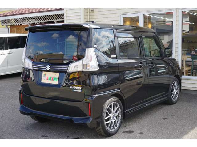 ☆納車前には提携ディーラー店にて整備点検を依頼し、エンジンオイル、オイルエレメント、エアコンフィルターを交換し、「安心」、「満足」をお車といっしょにお届けします！（一部車種は自社工場点検となります）