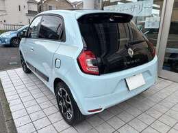 スタイリッシュなテールデザインが特徴のハッチバック車です。