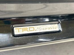 【TRDエアロ】人気のTRDエアロを装備！クルマの外観がよりスタイリッシュになり、街中で存在感あふれる1台に♪将来買い替える時にもリセールに影響しやすく、価値ある人気の装備です！