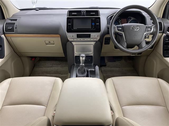 【インパネ全体】全方位で視界が広く、高い目線で運転もしやすいです！