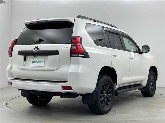 【右斜後】ガリバーの保証は、走行距離が無制限！電球や消耗品、ナビ等の社外品も保証対象。末永いカーライフに対応する充実した保証内容（保証期間によって保証内容は変わります。)