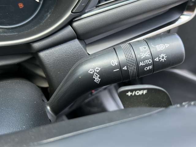 【運転席操作部】快適なドライブを楽しむための機能が装備されています！運転席から触れるので、使いやすいです！除菌プランいれていただくと、さらに清潔で安心していただけます！