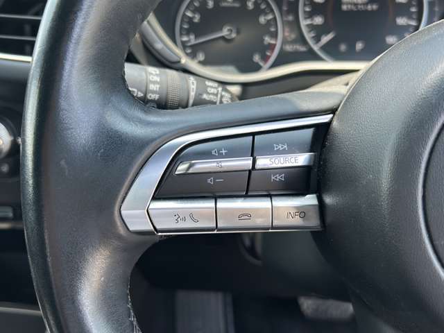 【運転席操作部】快適なドライブを楽しむための機能が装備されています！運転席から触れるので、使いやすいです！除菌プランいれていただくと、さらに清潔で安心していただけます！