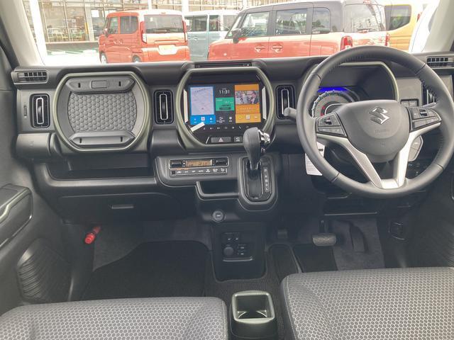 ワイドな視界を確保して、運転しやすいインパネデザインです。各種操作類は適切な位置にあり疲労を軽減します